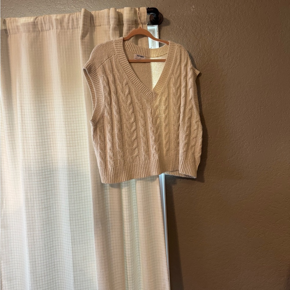 Old Navy Cream V-Neck Sweater with Classic Cable Knit
